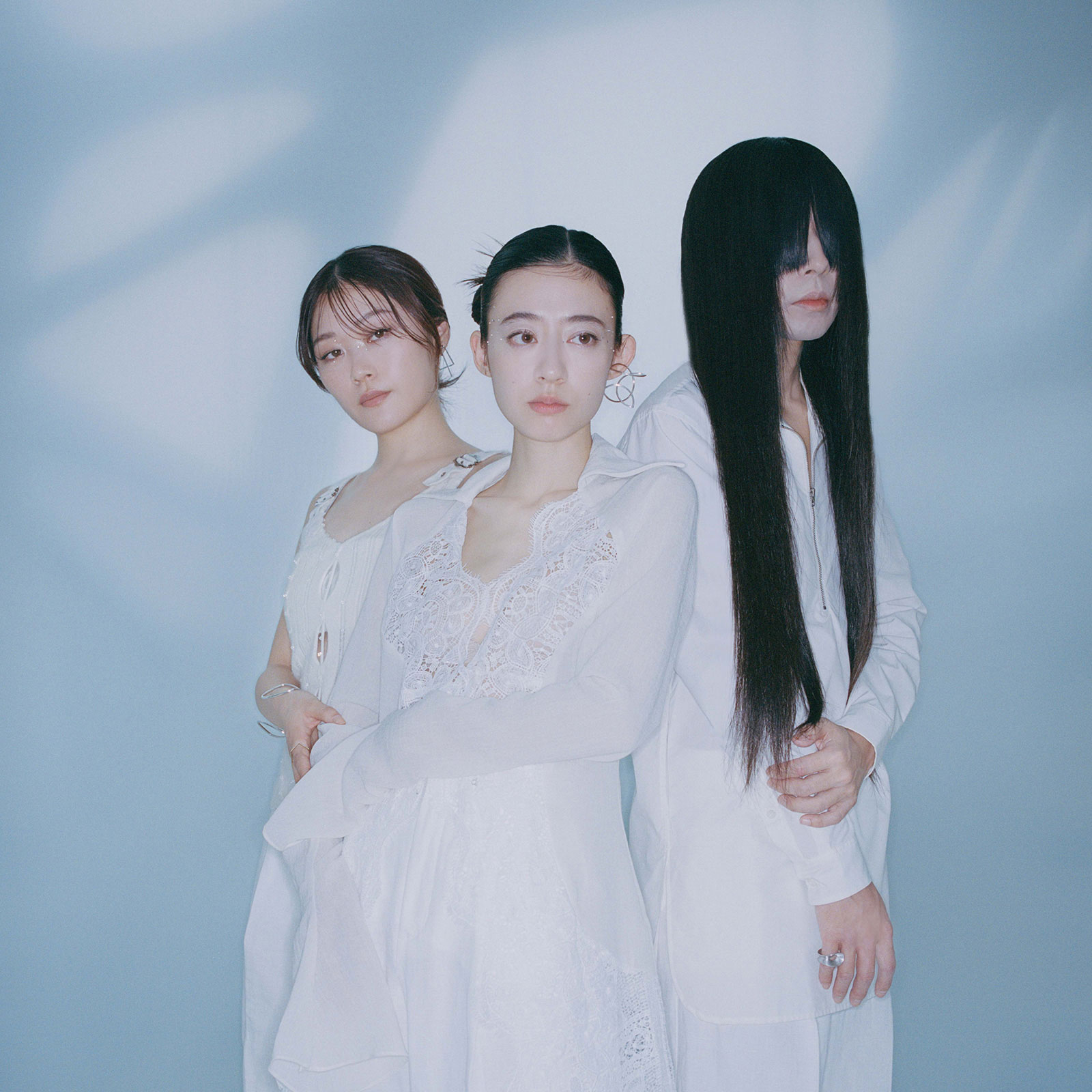 羊文学のプロフィール写真。