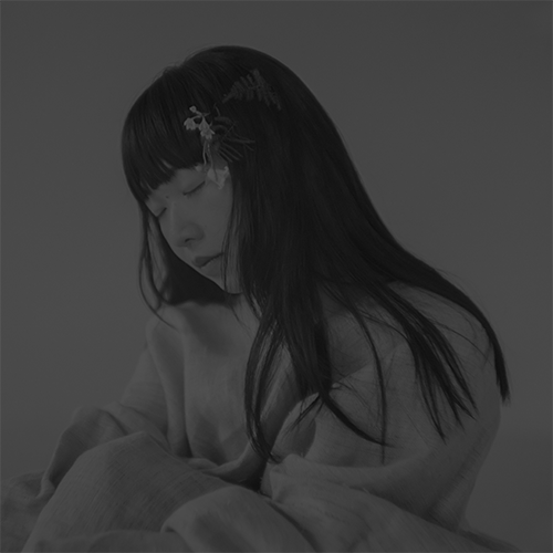 青葉市子のプロフィール写真。