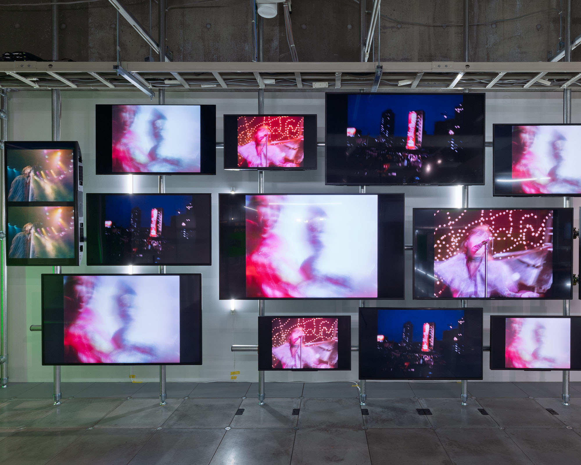 4F展示風景 「Intellectual Property / Music Video」の写真。