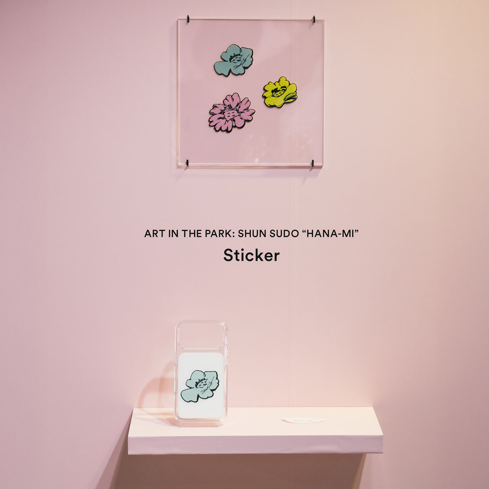 会場限定のオリジナルグッズ。ステッカーの写真。