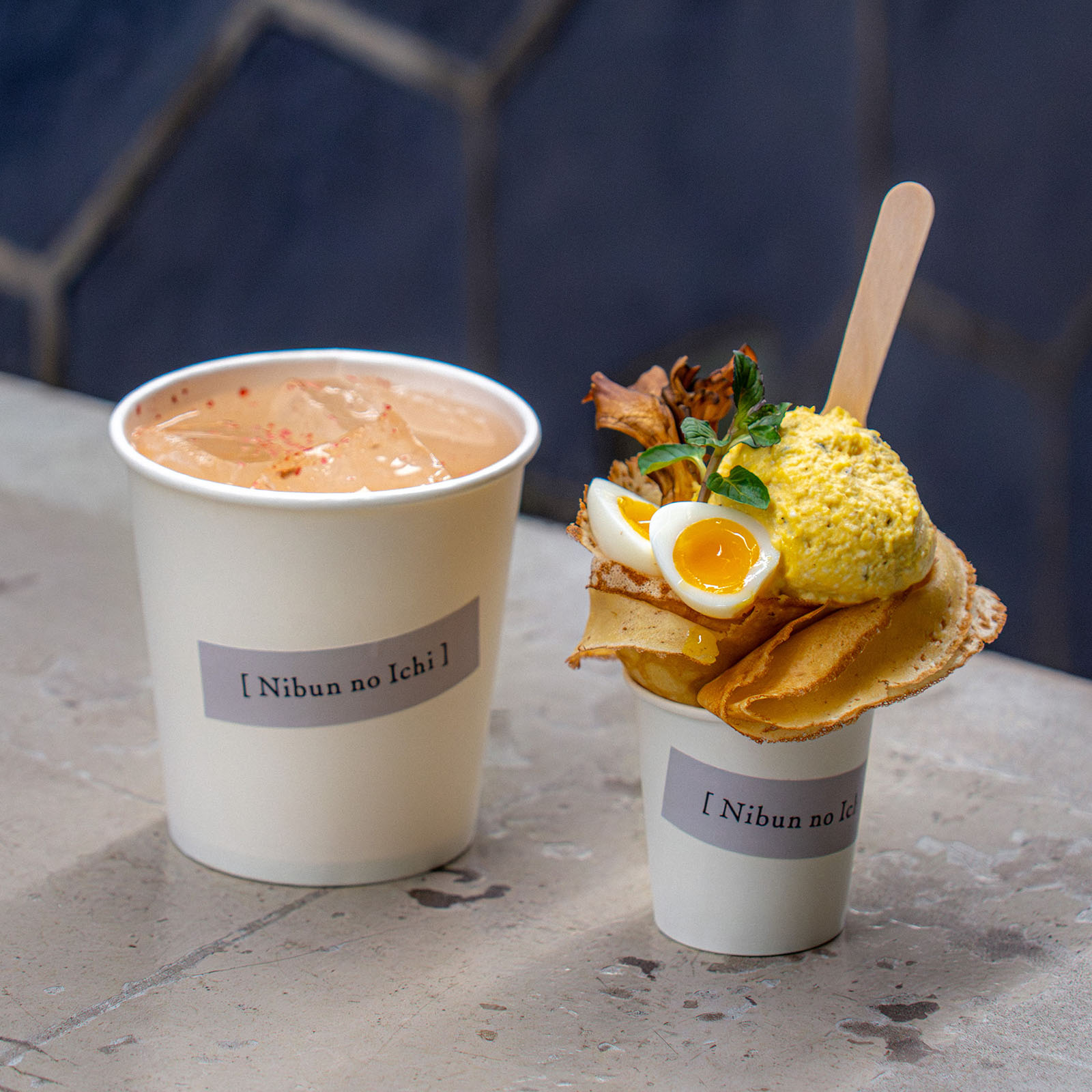 テイクアウトメニューのシトラスレモネード/たまごクレープの写真。