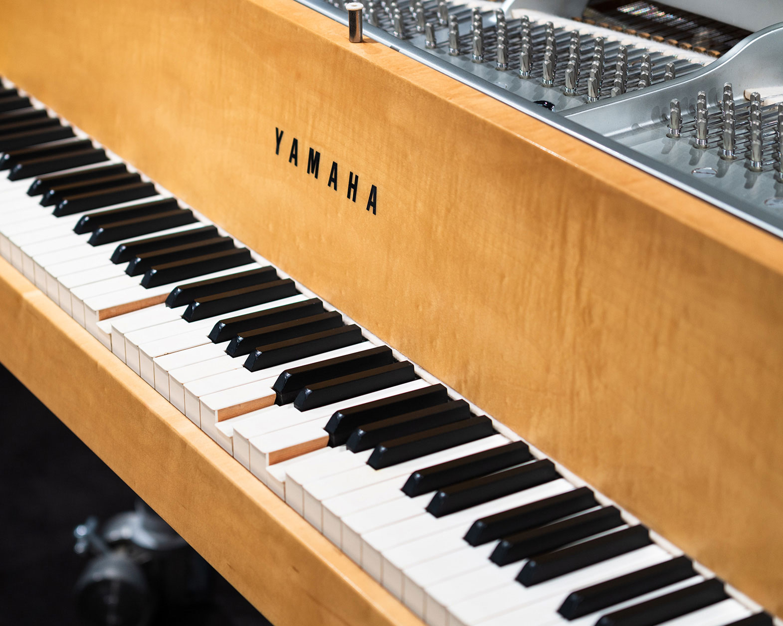 “opera piano”が自動演奏している様子。