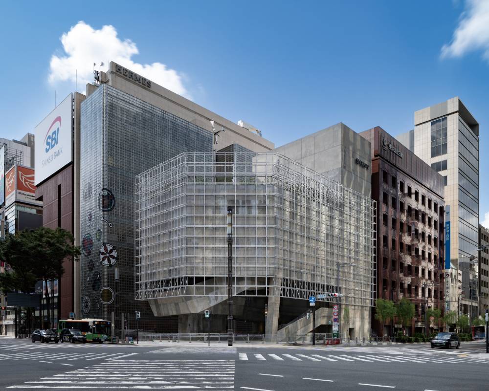 外観。数寄屋橋交差点からのぞむGinza Sony Park。